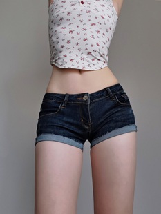 性感夏季 紧身牛仔短裤 低腰美式 千禧辣妹阔脚卷边热裤 辣度飙升