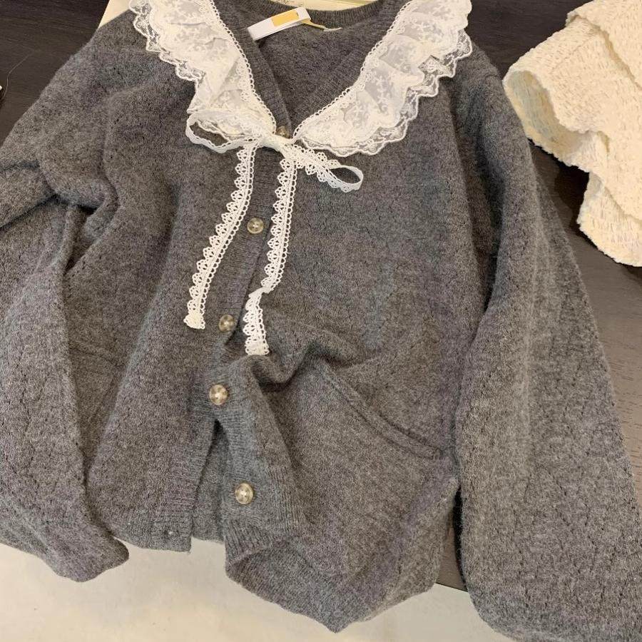 娃娃领毛衣女春秋慵懒可爱甜美蕾丝V领针织开衫外套日系温柔上衣