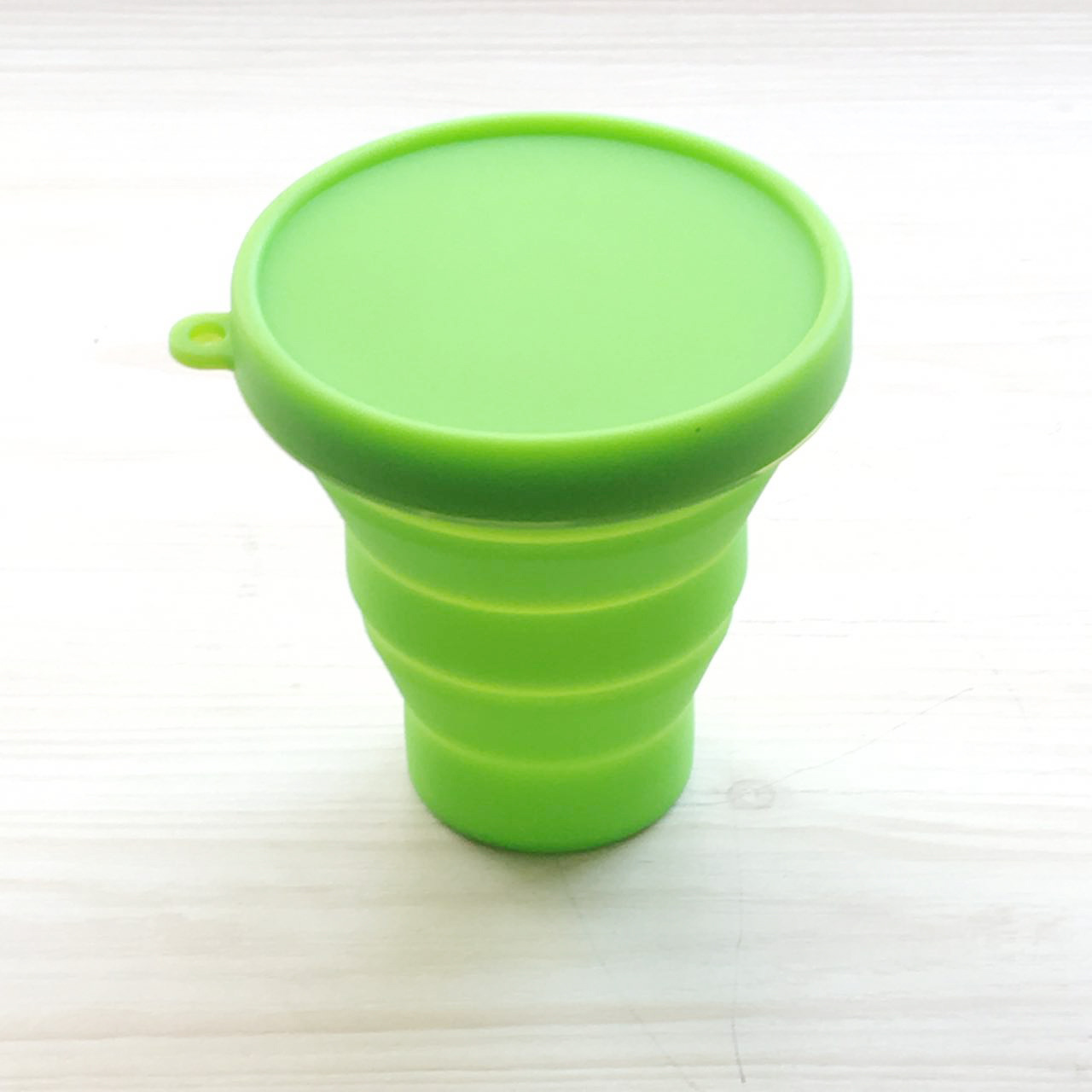 户外旅行便携洗漱杯创意硅胶折叠杯伸缩杯漱口杯水杯带盖旅游用品