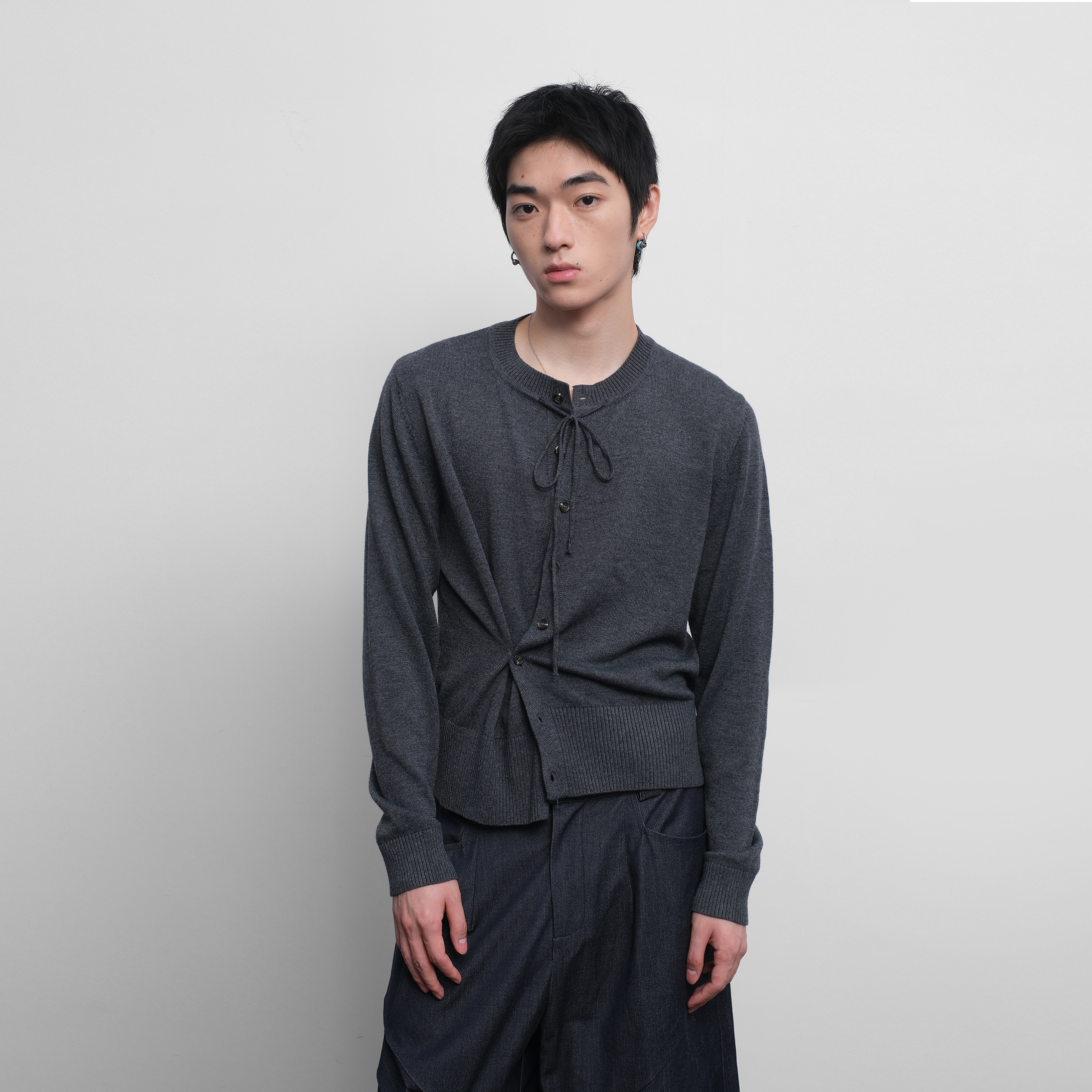 SoleMass 飘带针织羊毛衫 基础两色 错位纽扣褶皱 打底长袖上衣