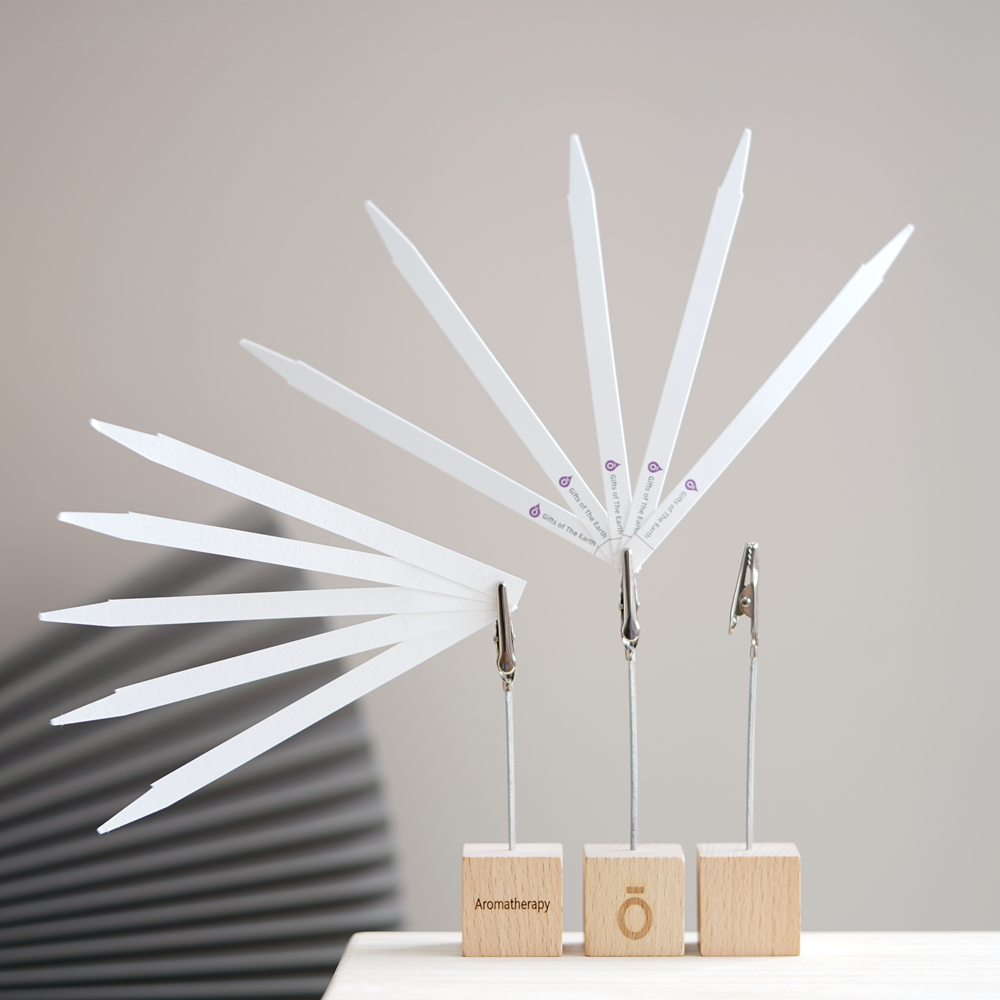 闻香纸香水精油试香纸进口纸浆调香纸50张/本闻香纸金属夹桌面架