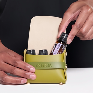 便携多特瑞精油收纳包PU材质牛油果绿色小巧可装 入15ml精油瓶3支