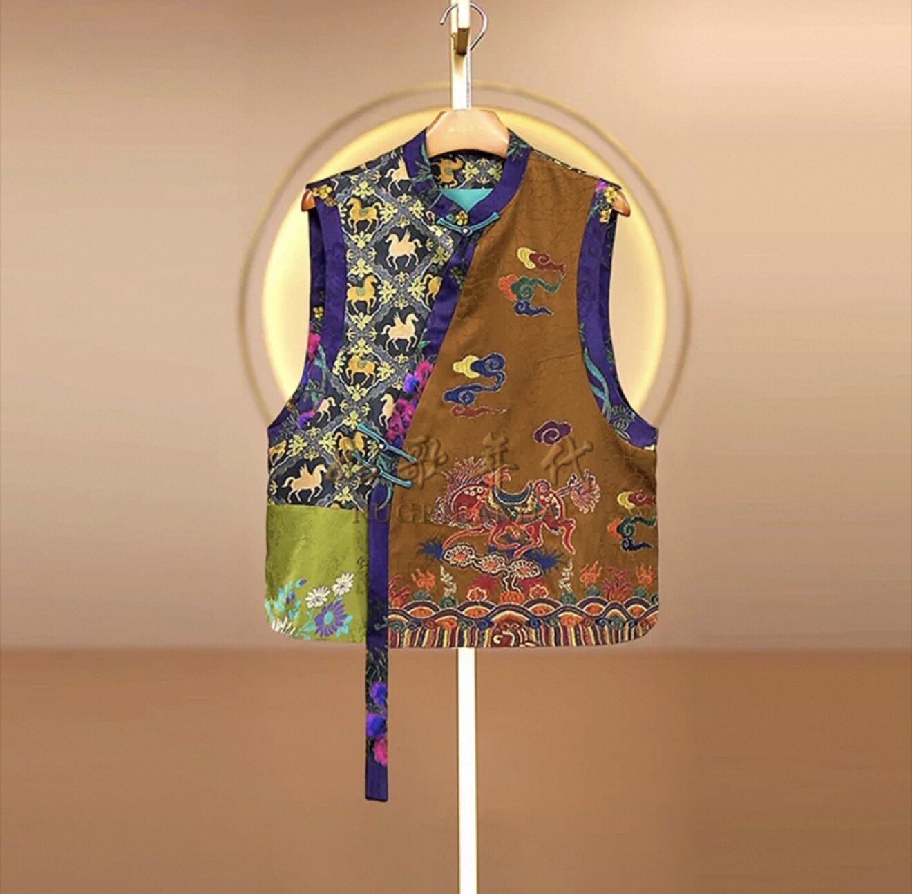 马踏祥云马甲-如歌年代新中式国风重工刺绣显瘦百搭坎肩上衣女装图片