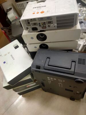 极米坚果投影仪维修爱普生明基宏基NEC液晶板主板投影机维修专业