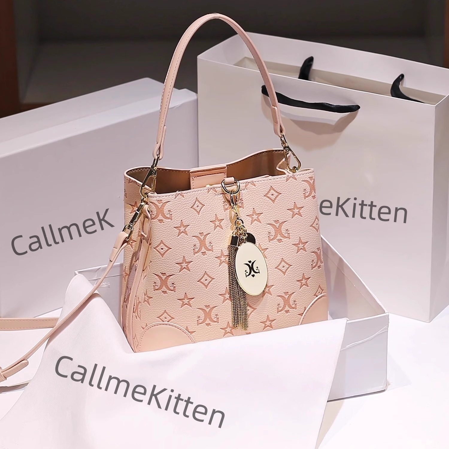 Callmekitten专柜小众设计重工印花水桶包2025新款高级感斜挎包女,箱包皮具/热销女包/男包,水桶包,淘宝优惠券,粉丝福利购,淘宝优惠卷