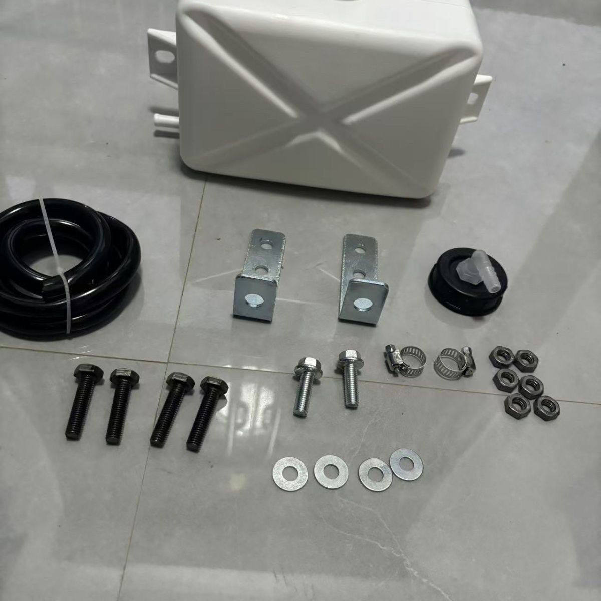 拖拉机原厂水壶水箱雷沃防冻液溢液壶阻止防冻液流失小水箱负水箱,农机/农具/农膜,农机配件,淘宝优惠券,粉丝福利购,淘宝优惠卷