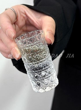 新款轻奢小酒杯浮雕加厚玻璃白酒杯酒盅小号家用一口杯烈酒宝石纹