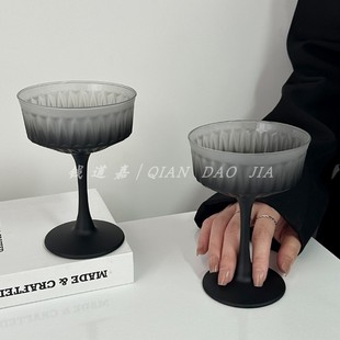 复古渐变黑花脚高脚杯鸡尾酒杯小众设计磨砂质感高级感雪糕甜品杯
