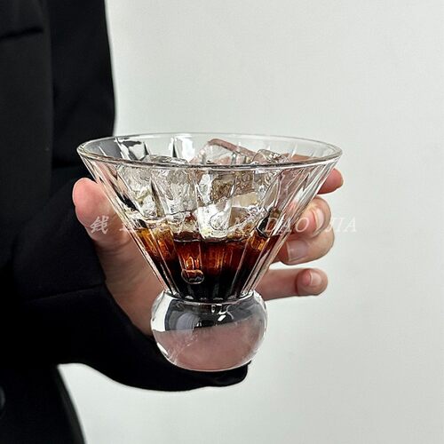钱道嘉高颜值镶钻微醺鸡尾酒杯子