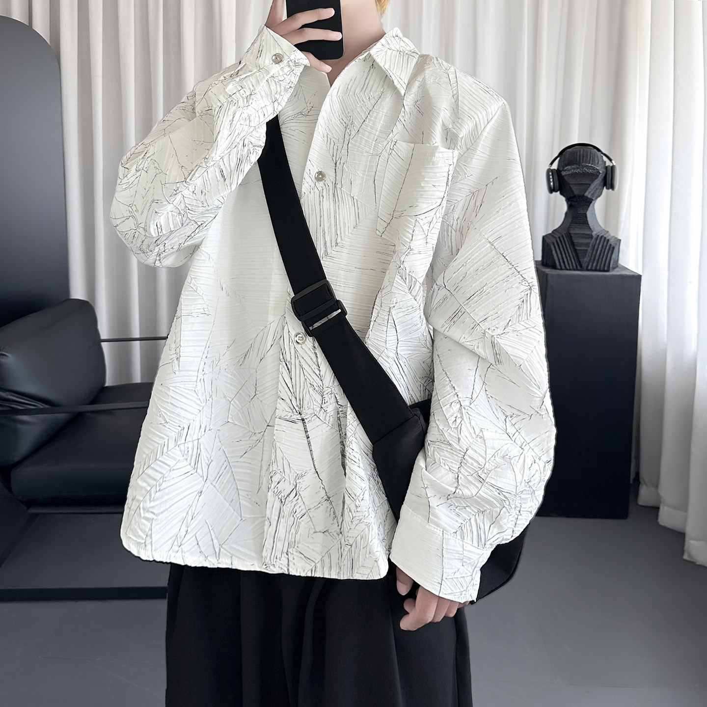 小众解构肌理感黑色裂纹垫肩花衬衫 S2713-P68图片