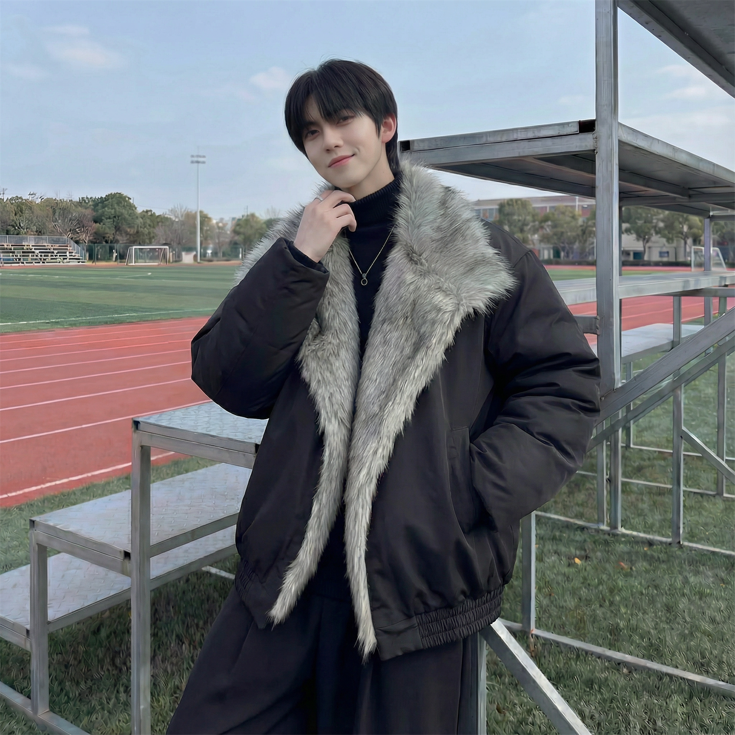 现货冬季大毛领加厚夹棉黑锻拼接棉服外套M1654-P168，男装棉衣，星座1017