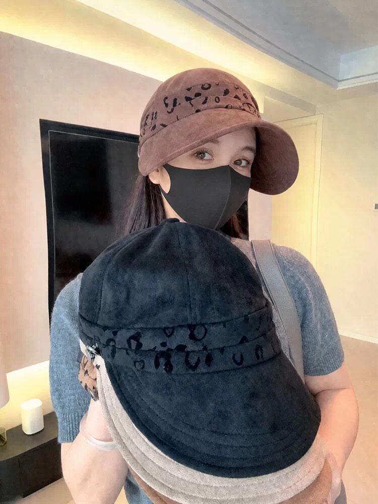 复古麂皮绒豹纹鸭舌帽子女2026年秋冬新款大头围遮脸显脸小渔夫帽