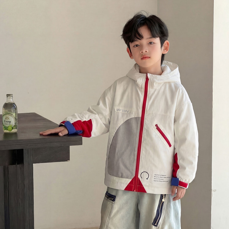 男童外套秋装2026儿童装韩版春秋季中大童冲锋衣连帽夹克男孩衣服