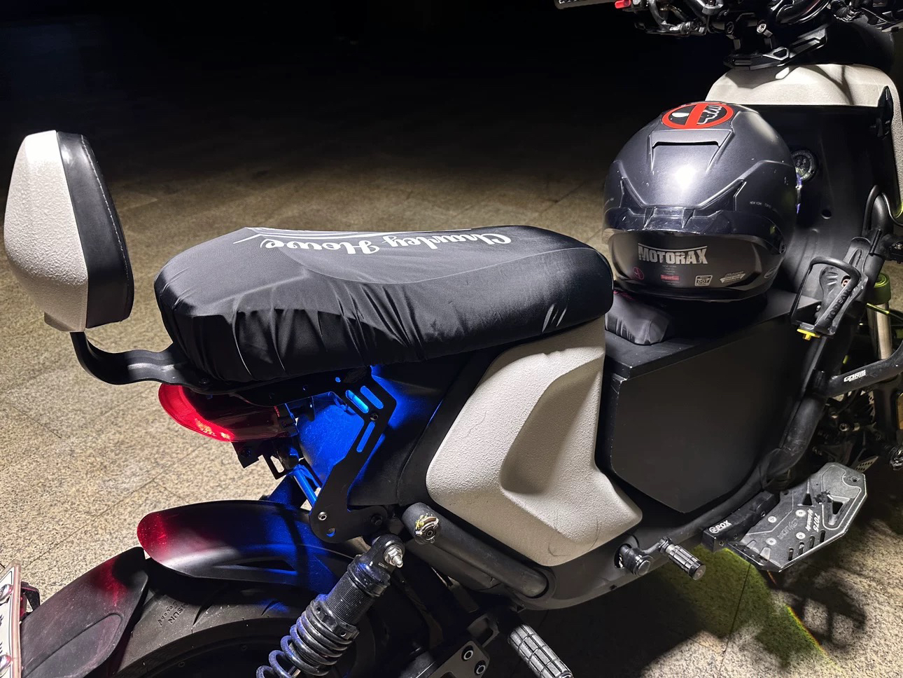 小牛UB电动车海盗船薄款座垫双重加厚车头坐垫防水罩防雨防尘罩