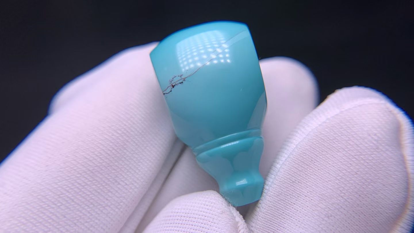 湖北十堰矿区天然原矿高瓷绿松石水草纹水波纹三通佛头老型顶珠