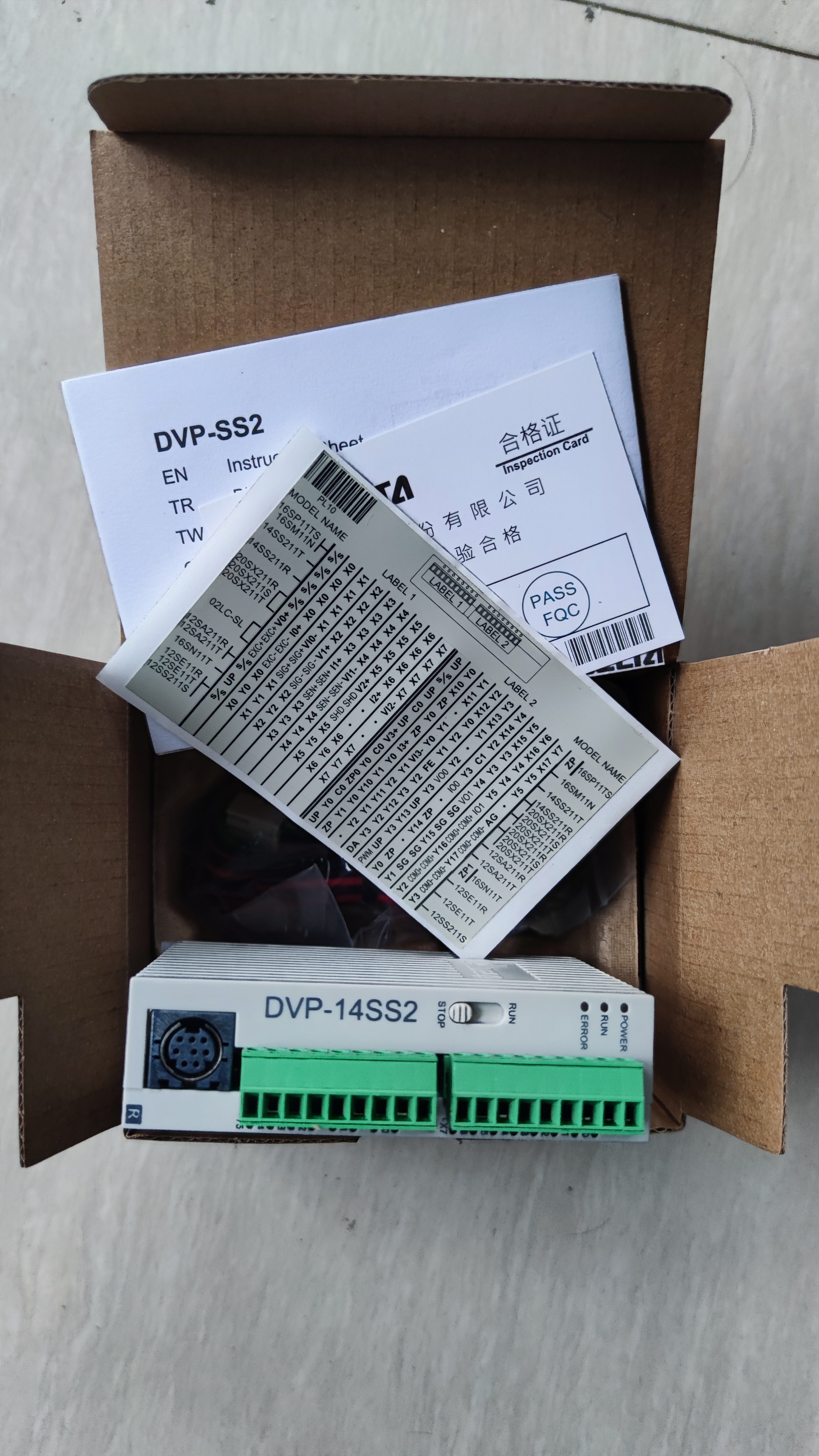 台达PLC DVP-14SS211R全新实物图 配件全 箱码一致 功能正常