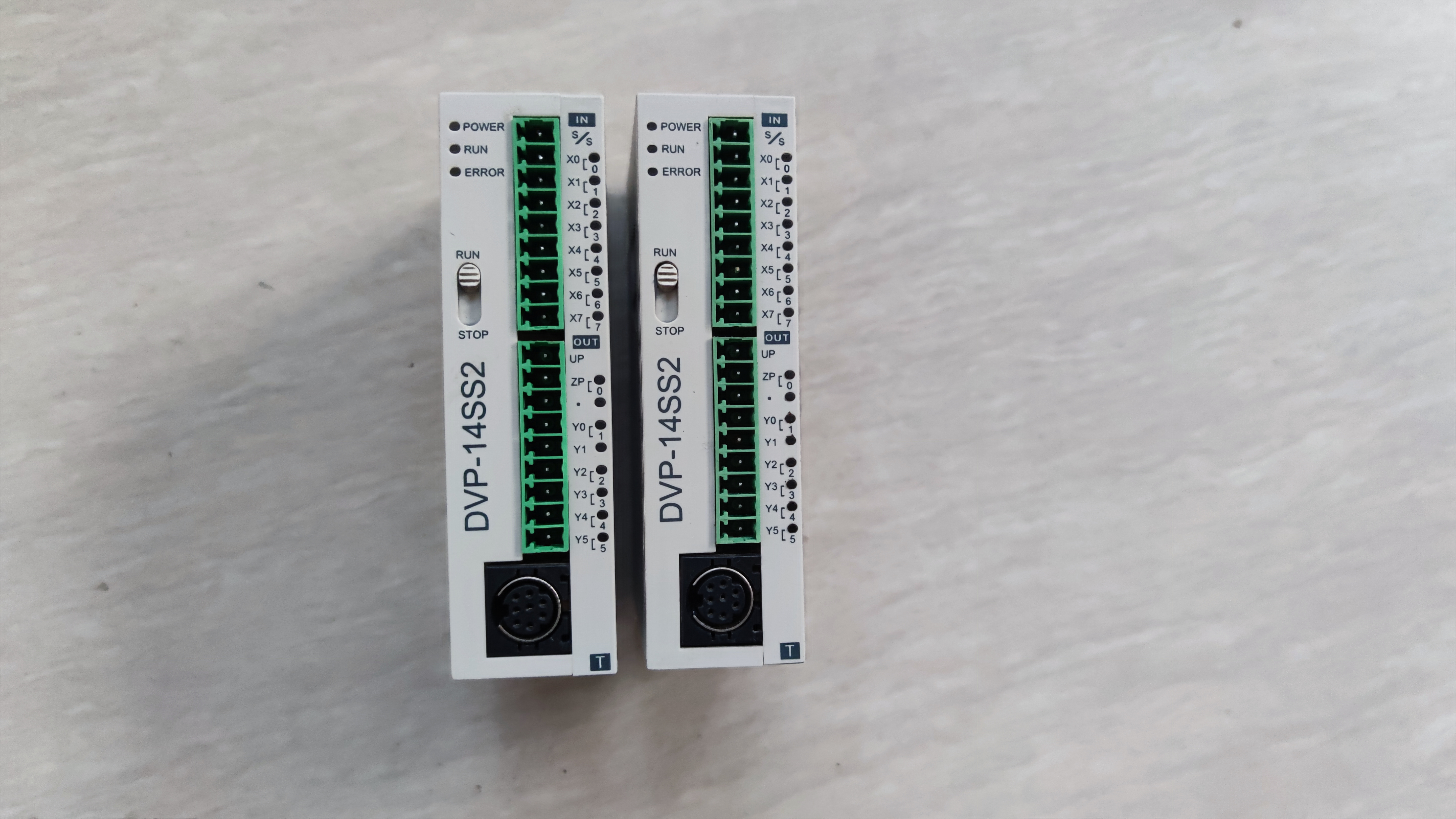 台达PLC DVP14SS211T成色实物图功能正常