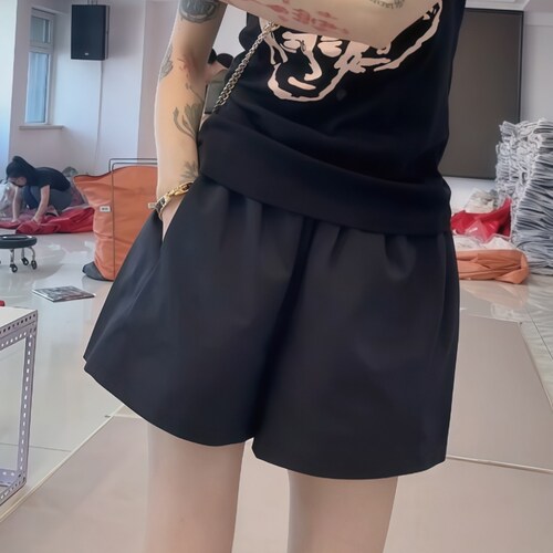 黑色休闲短裤女2026夏季新款爆款夏天穿的薄款宽松显瘦女士裤子女