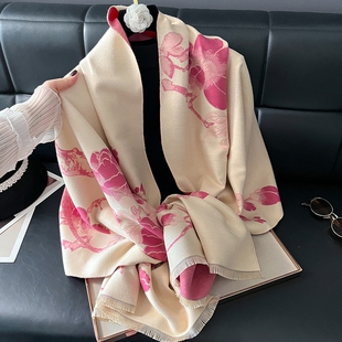 秋冬季梅花提花围巾女仿羊绒高级感保暖加厚百搭围脖妈妈披肩两用