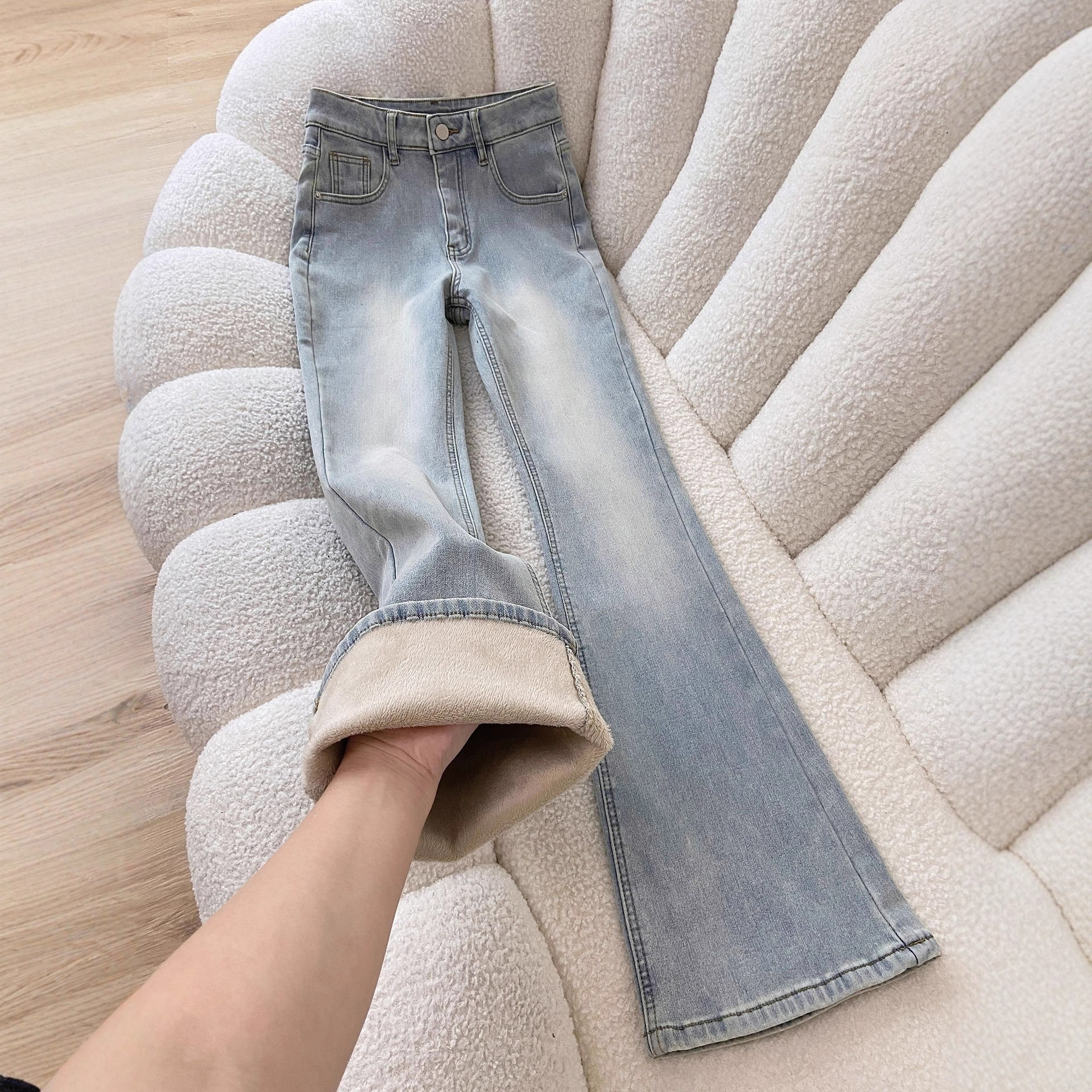 拉夏家加绒微喇牛仔裤2025秋冬新款女款微喇马蹄裤牛仔裤浅蓝色