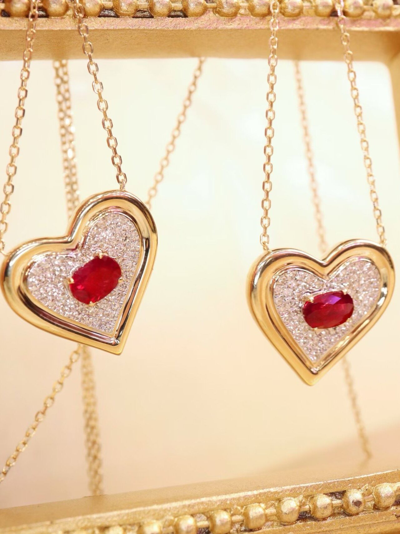 天然无烧鸽血红宝石项链0.5克拉 爱心造型18k金钻石镶嵌 国际证书