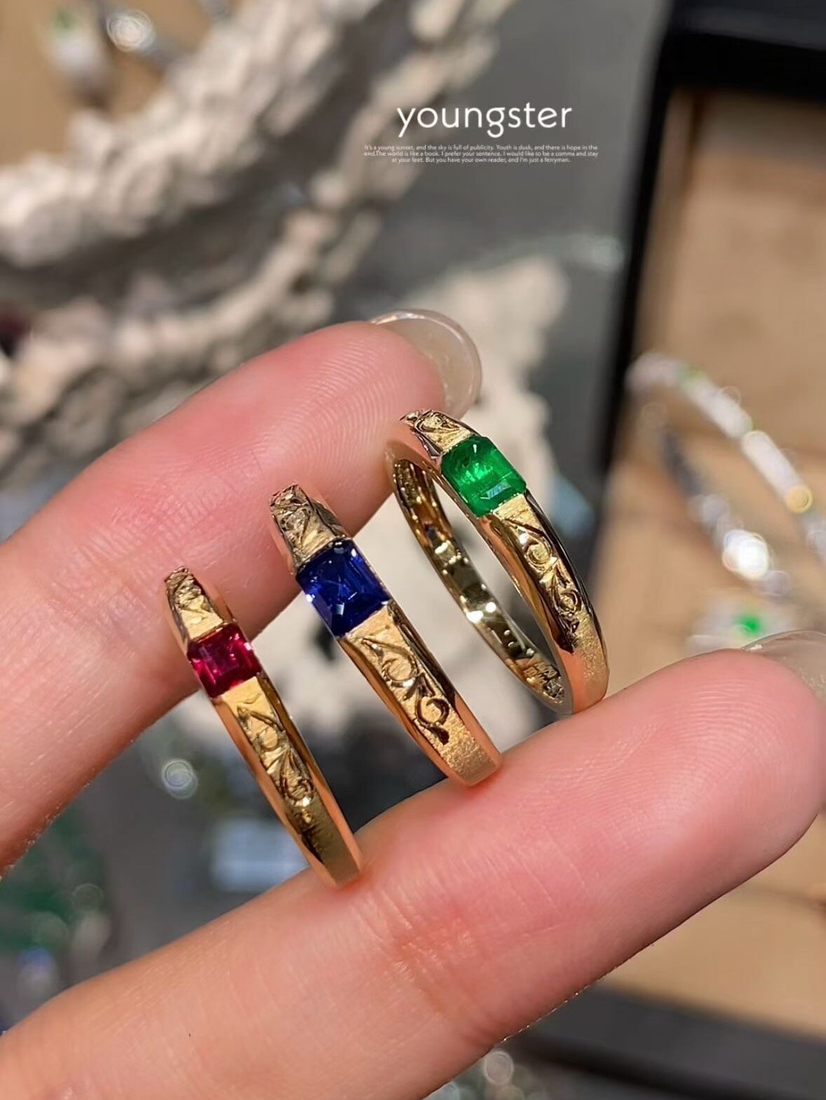天然宝石戒指 红蓝宝石祖母绿18k金拉丝雕金工艺 复古宫廷风