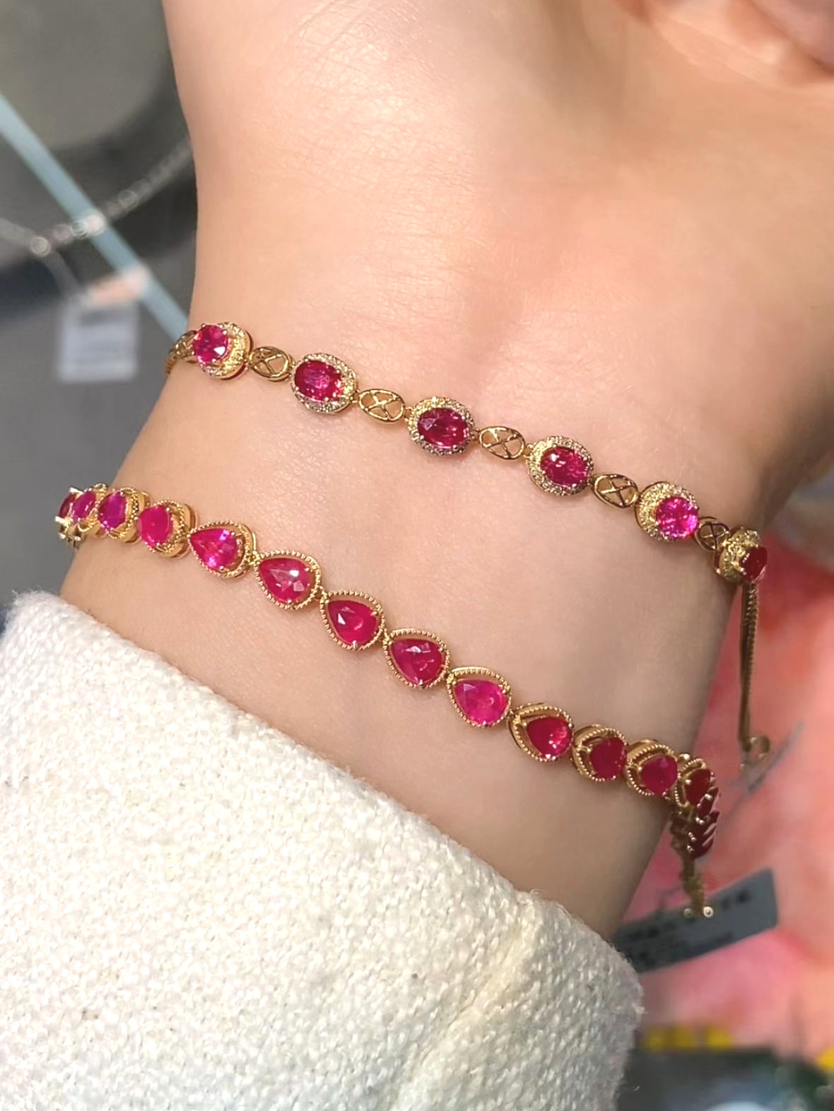 天然无烧红宝石手链 18k金钻石镶嵌重金工艺高级点缀