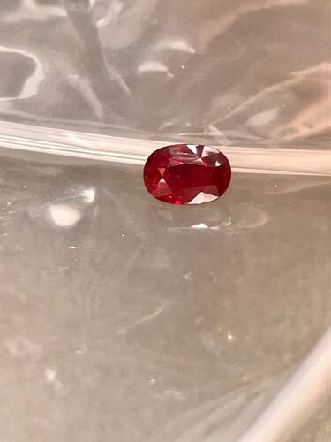 1.05克拉天然无烧鸽血红宝石裸石颜色浓郁晶体干净火彩好 配证书
