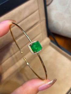 18k金天然祖母绿手镯2.8克拉 配国际证书 金重3.51g