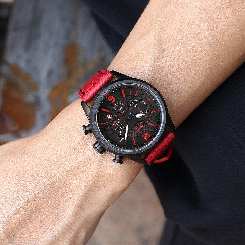 Красный ремешок, черный корпус, черный циферблат, красная стрелка