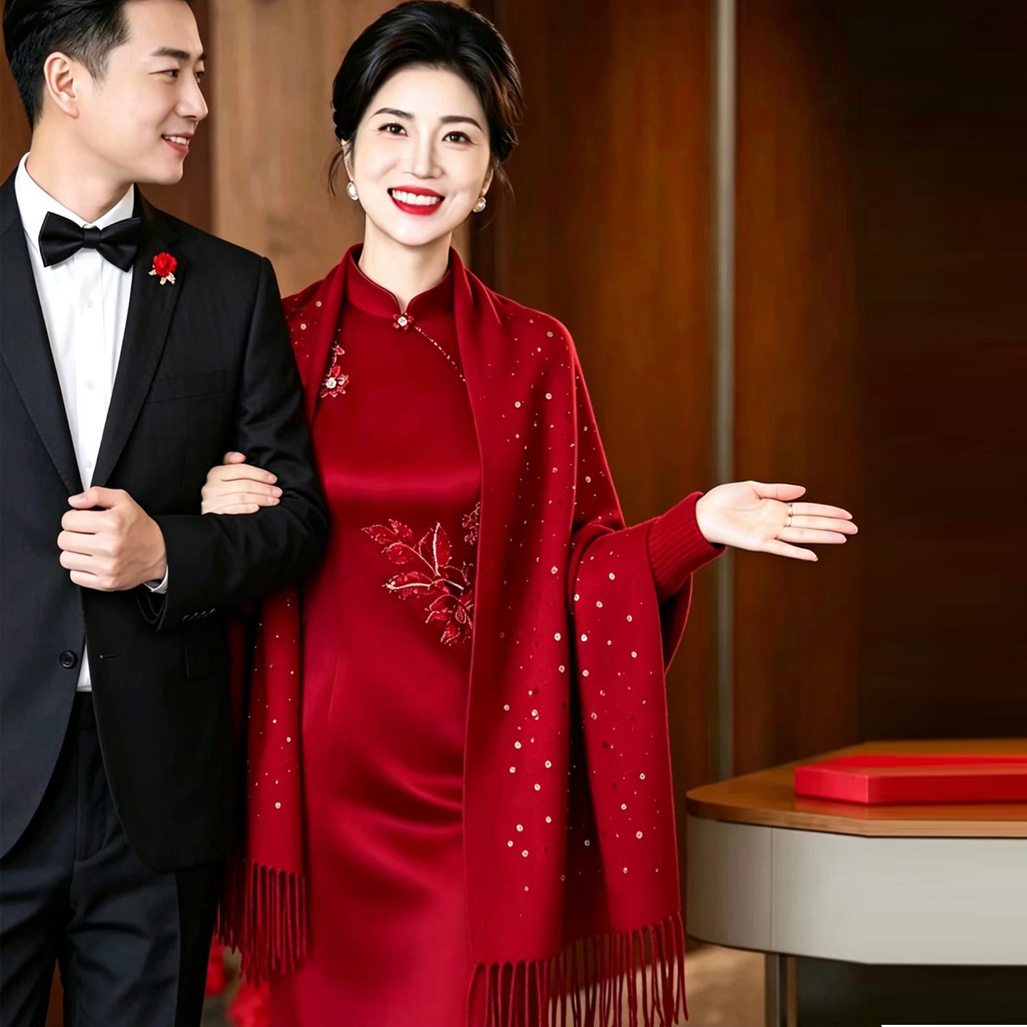 时尚红色高端披肩外搭喜婆婆妈妈婚宴配旗袍礼服保暖披风外套秋冬