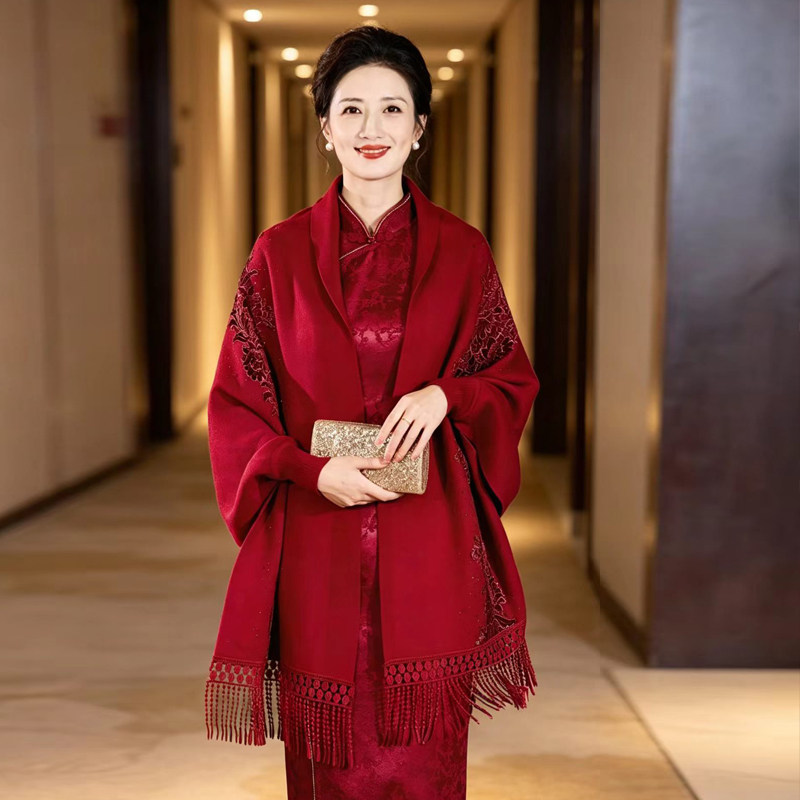 婚礼妈妈配旗袍的披肩2026新款秋冬喜婆婆婚宴礼服外搭高端女外披