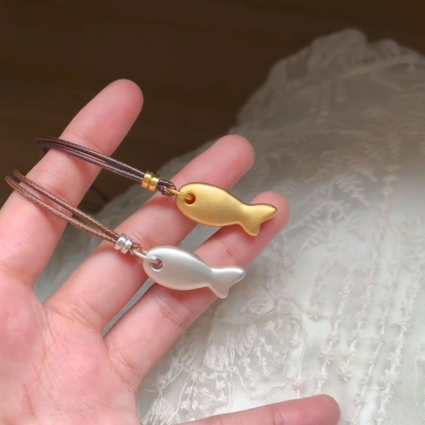 新中式磨砂锦鲤吊坠秋冬毛衣链