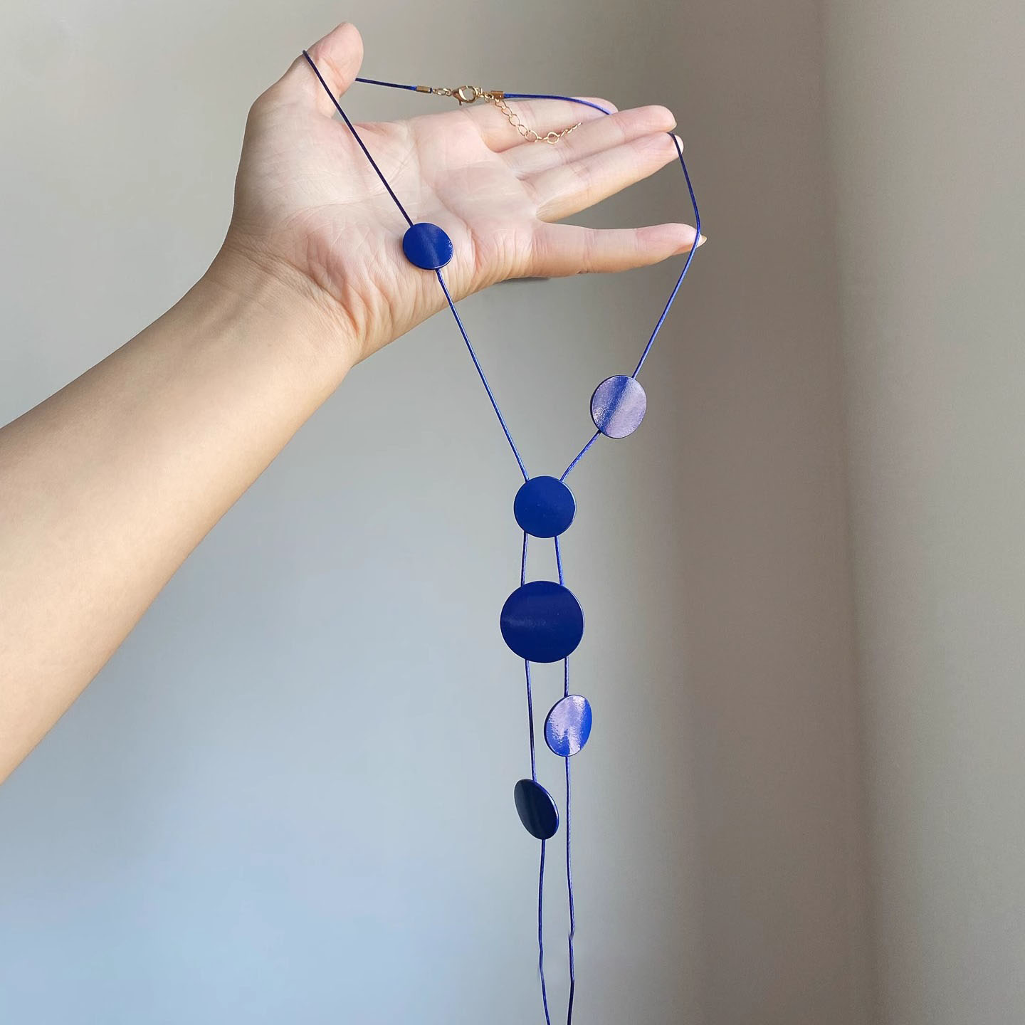 蓝色不规则圆片项链女颈链锁骨链