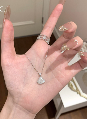 S925银一贝子扇形锆石项链女款