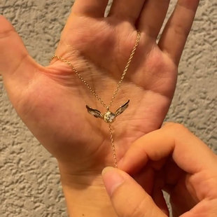 金色飞贼翅膀可动项链吊坠女设计小众秋冬毛衣链高级感精致锁骨链