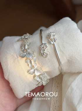 银色拉丝蝴蝶花环手镯女