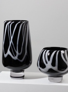 现代简约创意高脚黑色白花纹手工琉璃花瓶样板间售楼处软装饰器皿