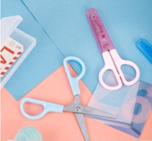 得力文具剪刀学生儿童用美术美工剪刀安全手工DIY裁剪纸学习用品