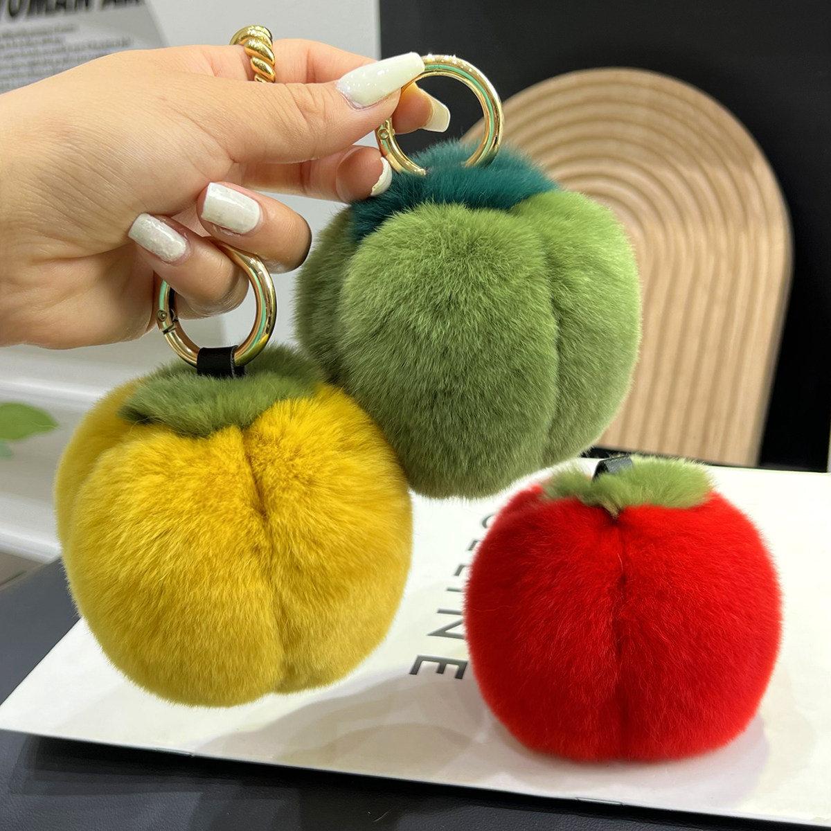 可爱獭兔毛青椒汽车钥匙扣挂件ins网红小辣椒毛绒球玩偶包包挂饰