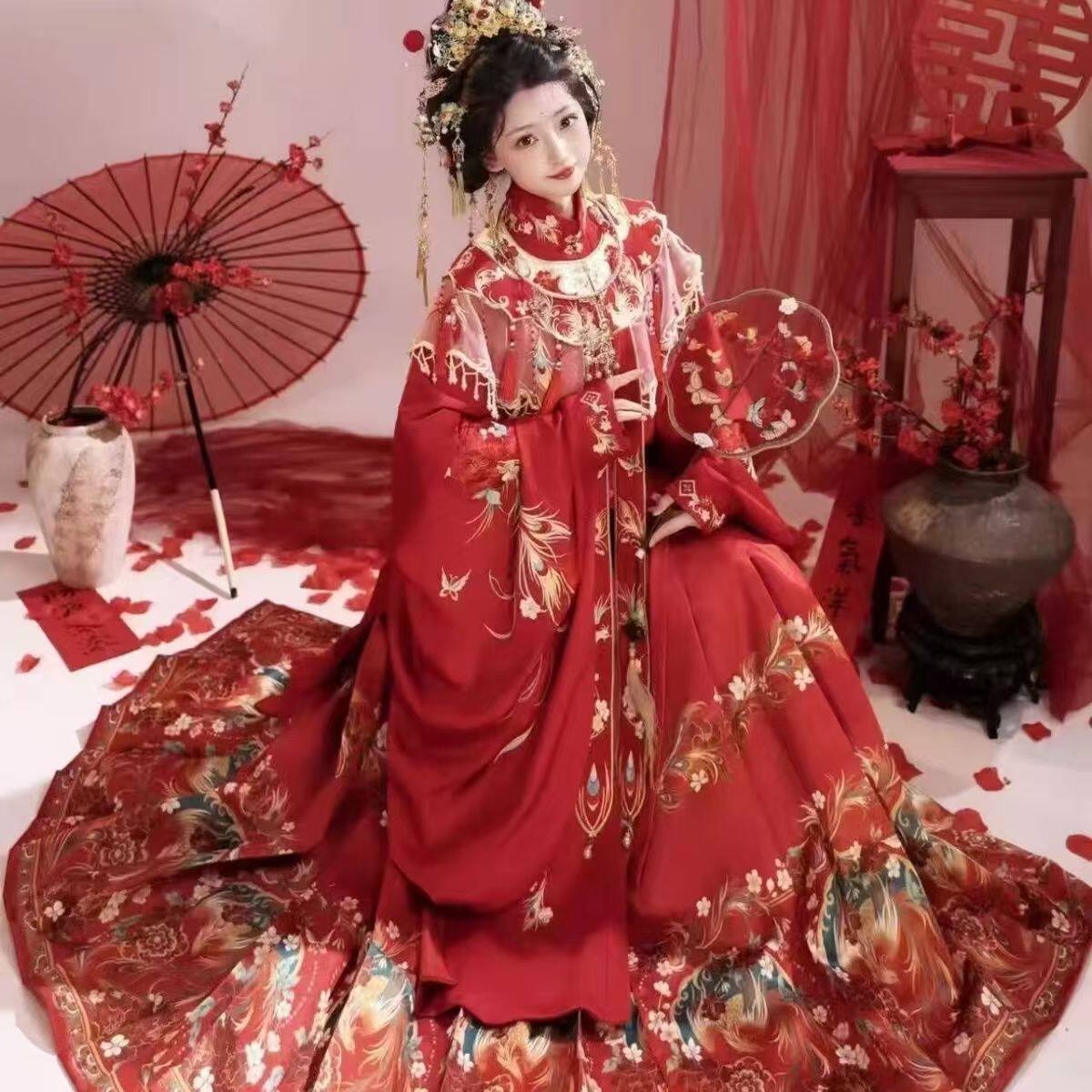 大码汉服女200斤胖mm明制红色重工刺绣花嫁婚服立领衫云肩马面裙