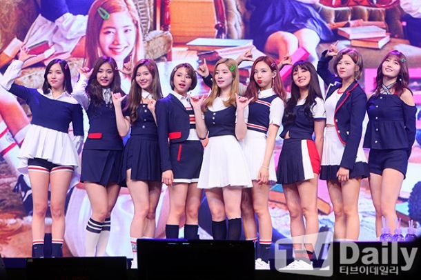 twice韩国女团同款跳舞蹈打歌服