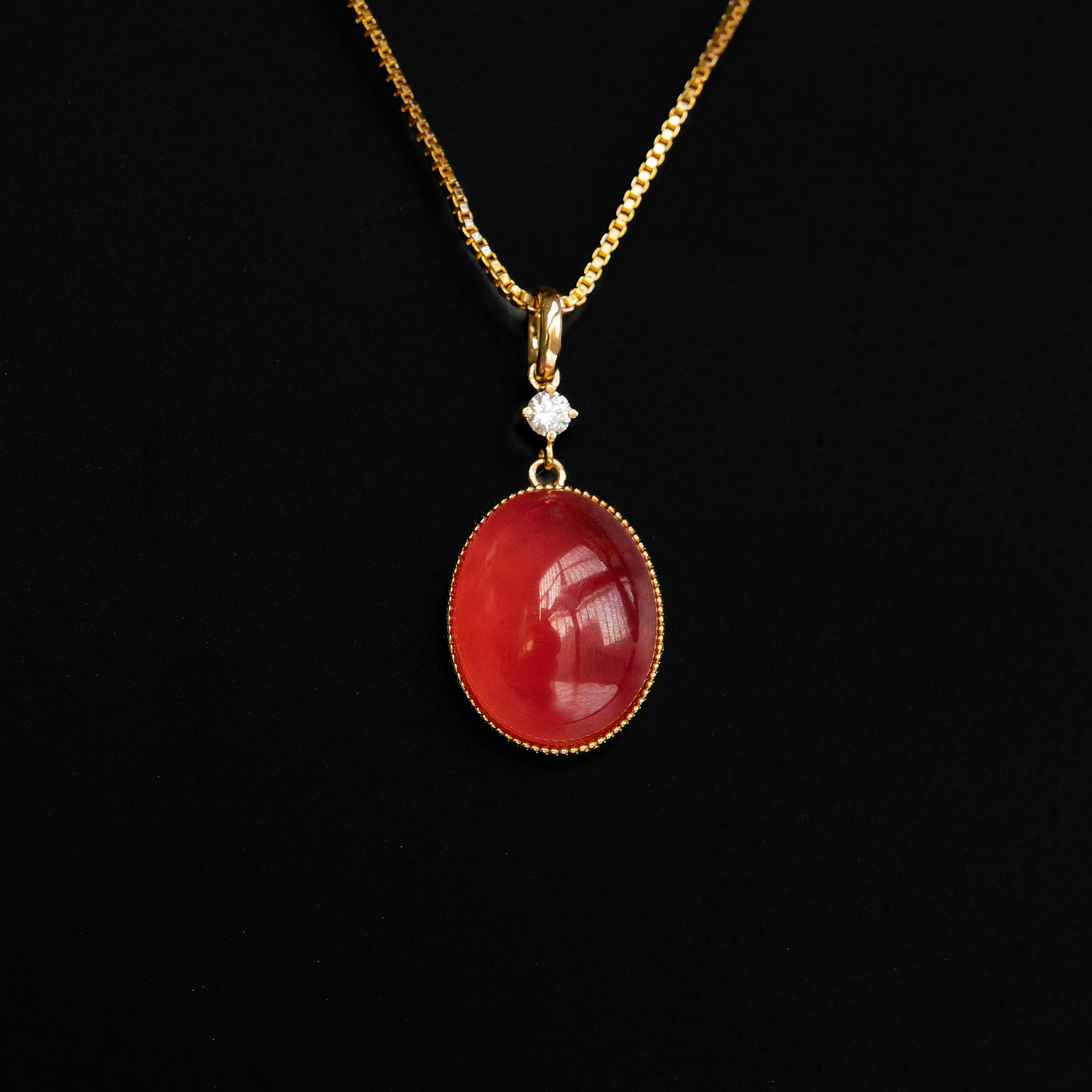 天然阿根廷冰种蛋面红纹石18K金镶圆形吊坠可爱定制女神闺蜜礼物