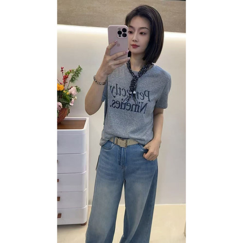 优品通勤韩系字母印花T恤女夏新款碎花丝巾绑带短袖体恤显瘦修身