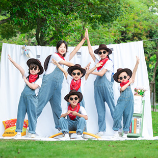 儿童牛仔背带裤 演出服幼儿园六一牛仔很忙舞蹈服红色灯火小荷风采