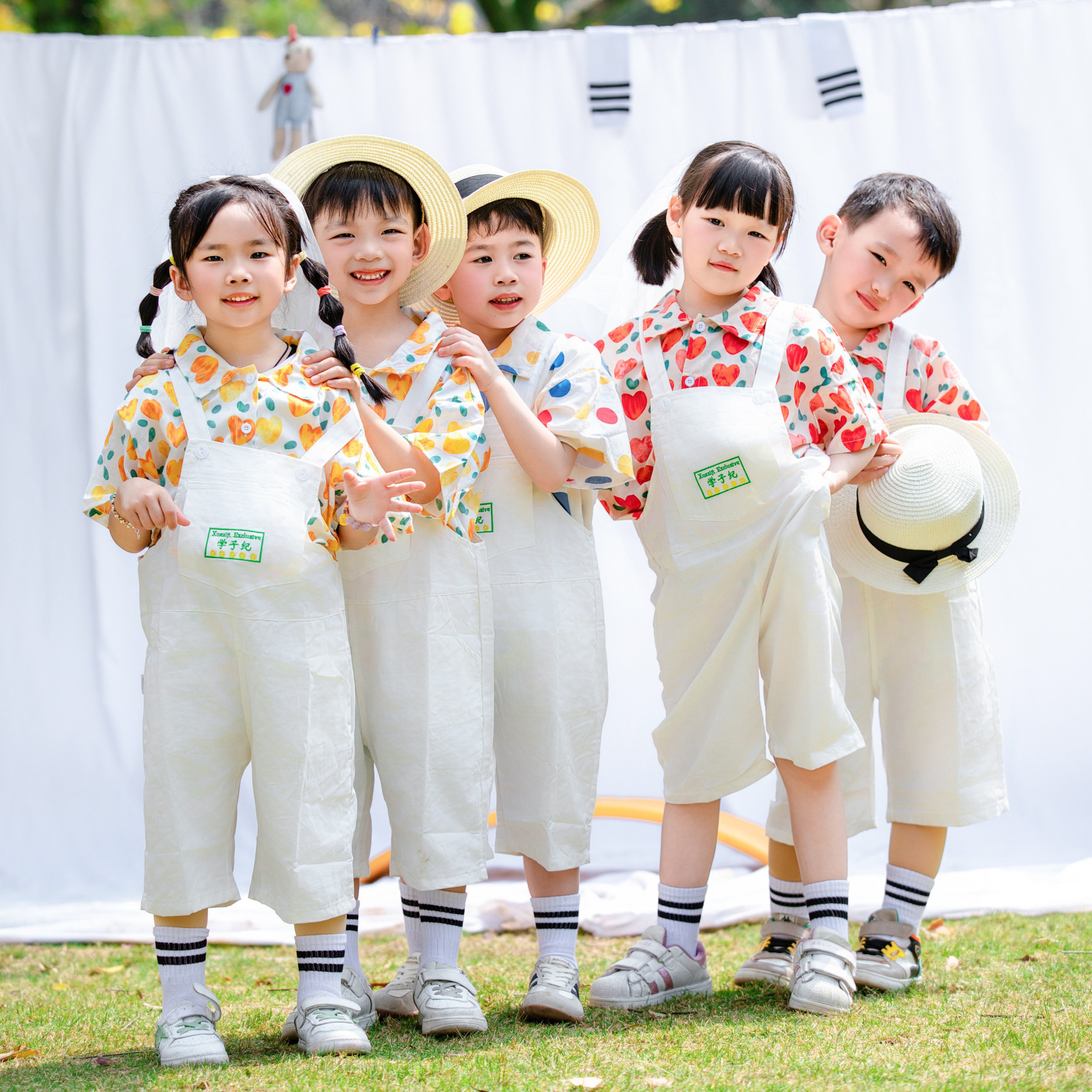 幼儿园毕业照衣服背带裤花衬衫亲子装姐弟兄妹装运动会班服合唱服
