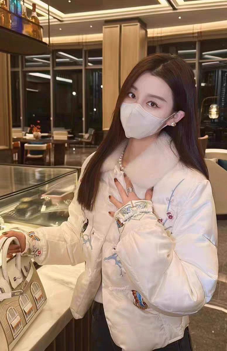 短款桑蚕丝外套鹅绒水貂毛领