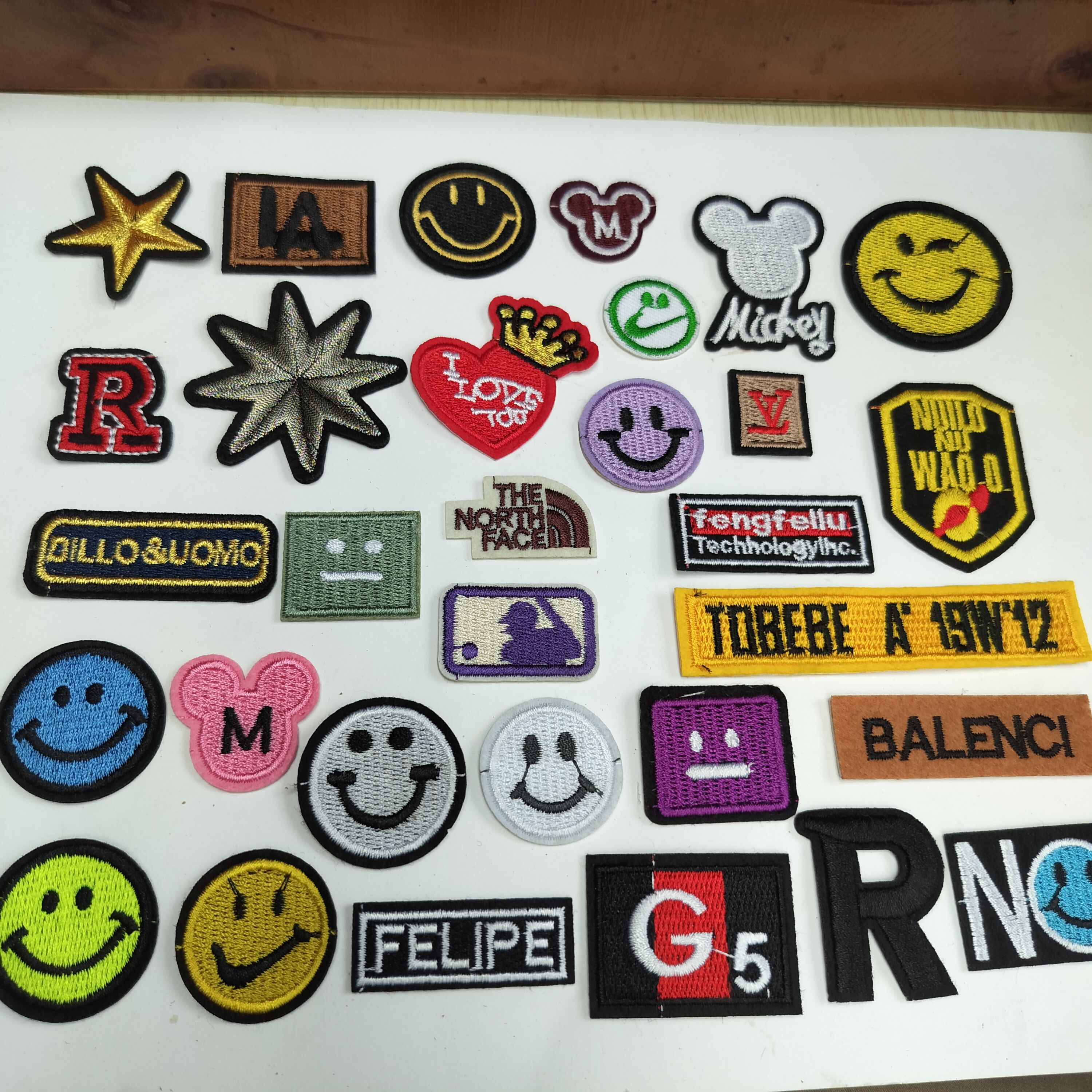 8个装，刺绣布贴衣服补丁小号爱心装饰贴 包包 熨烫 满29包邮