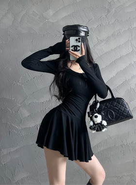 M5714纯欲芭蕾风U领收腰褶皱裙摆长袖连衣裙高腰短裤两件套套装