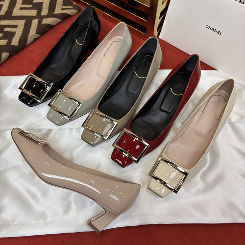 RV方扣女鞋浅口金属方扣漆皮单鞋